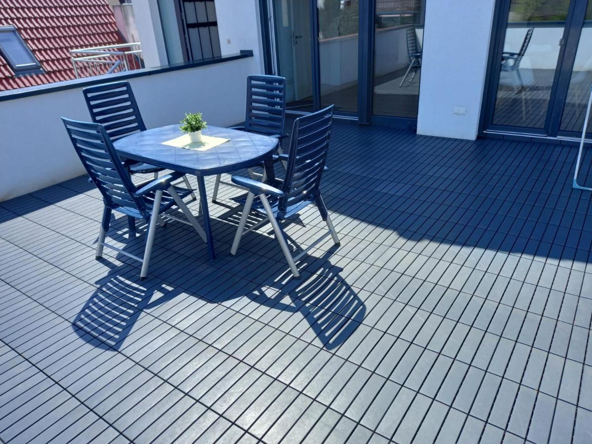 Neubau Appartement Mit Terasse, Privater Eingang,Parkplatz,Kueche Fürth Exteriör bild