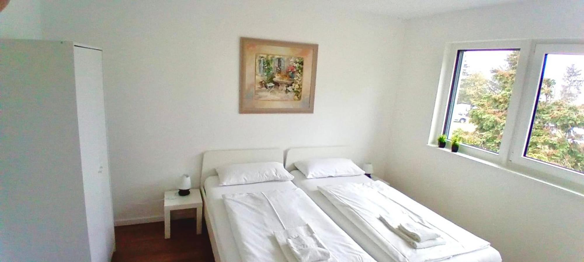 Neubau Appartement Mit Terasse, Privater Eingang,Parkplatz,Kueche Fürth Exteriör bild